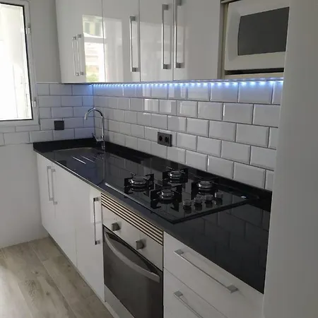 Apartamento Newly Refurbished 3-Bed Apartment In Torremolinos Torremolinos