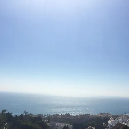 Newly Refurbished 3-Bed Apartment In Torremolinos Apartment *